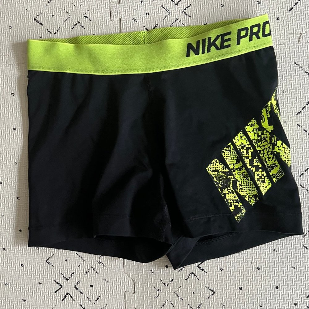 Nike Women's 3" Pro Short Size Medium